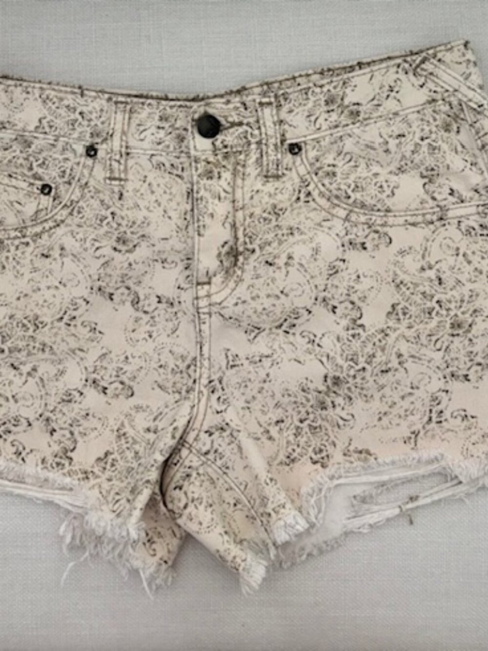 Free People Vintage Floral Print - Ivory and Green - Size 26